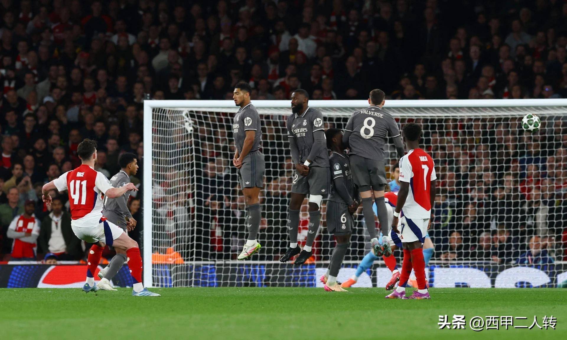 开云中国官方首页姆巴佩在阿森纳比赛中反败为胜，险胜引发热议！